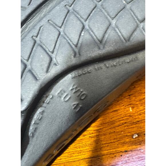 Oofos rubber sandals in good condtion size 10 women's - Picture 5 of 7